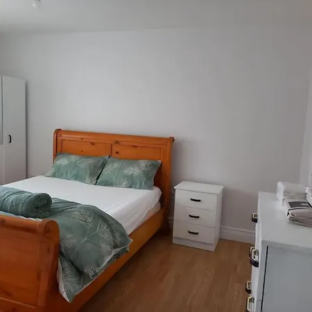 Class 5 Double Bed بيت للعطل